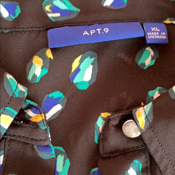 Sleeveless top - Picture 2 of 4